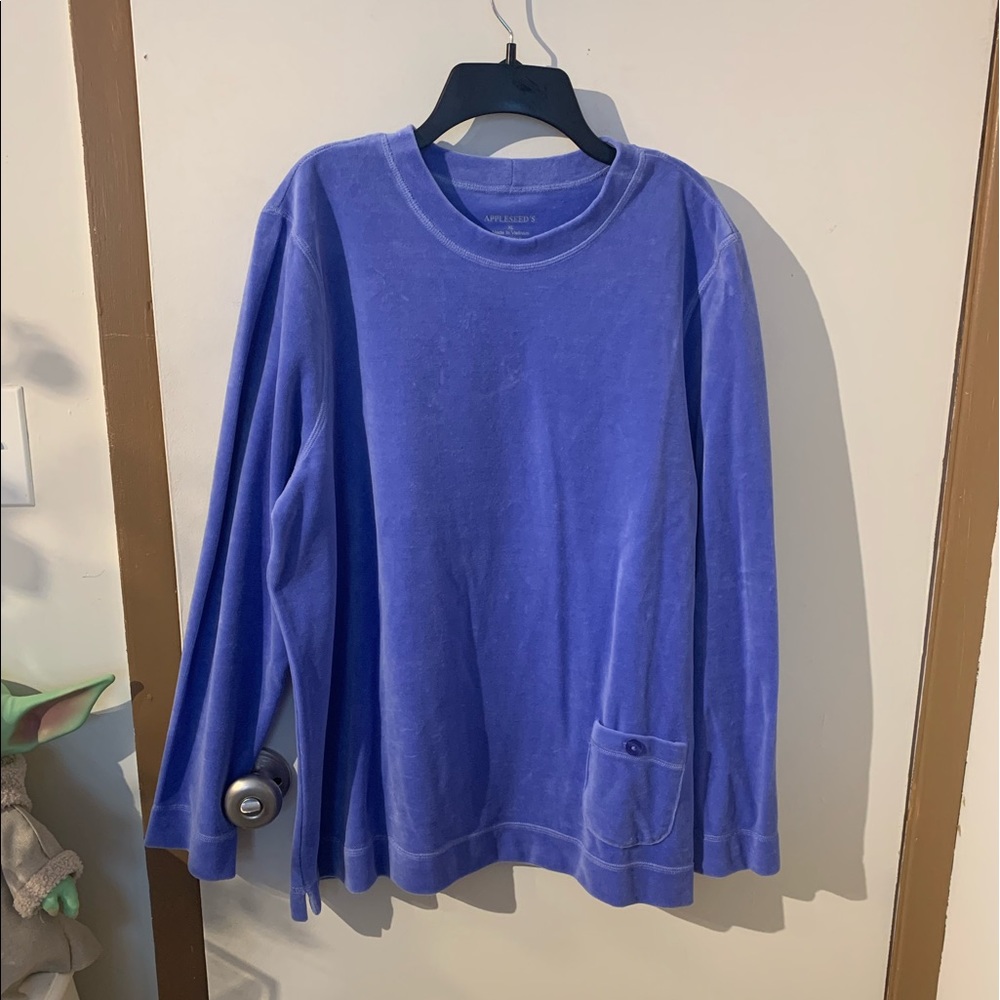 Appleseed’s velvet feeling top